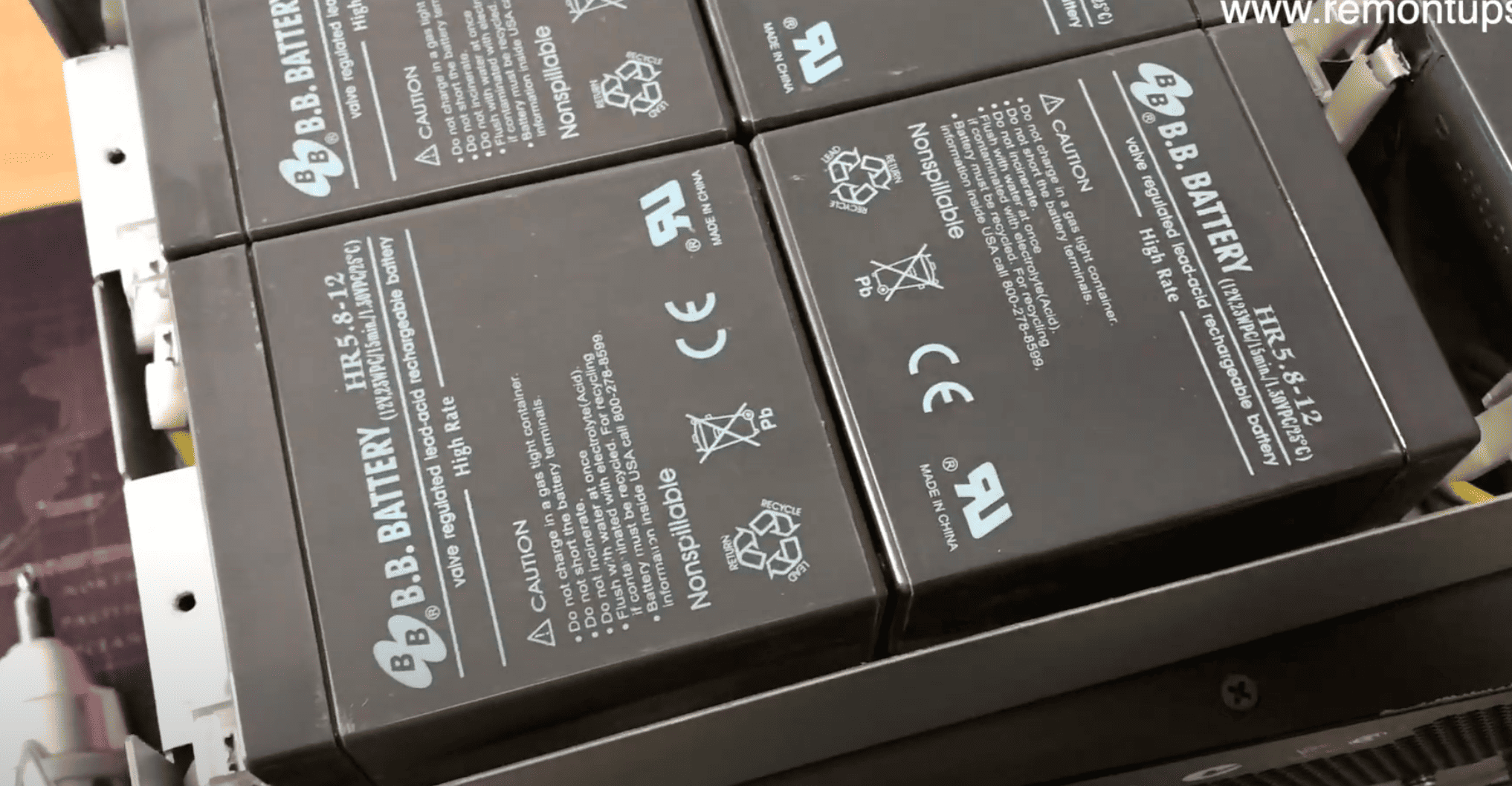 Акумулятори BB Battery всередині картриджа APC RBC43
