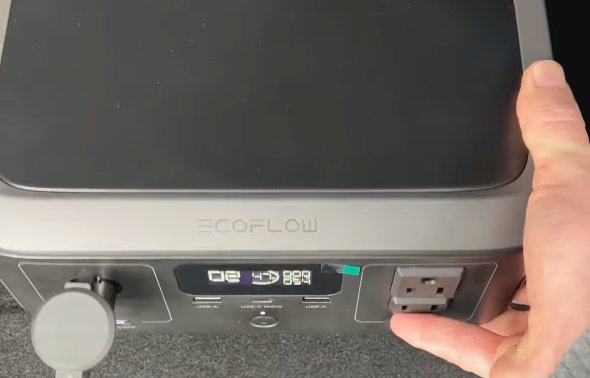 Порти зарядної станції EcoFlow River 3 детально